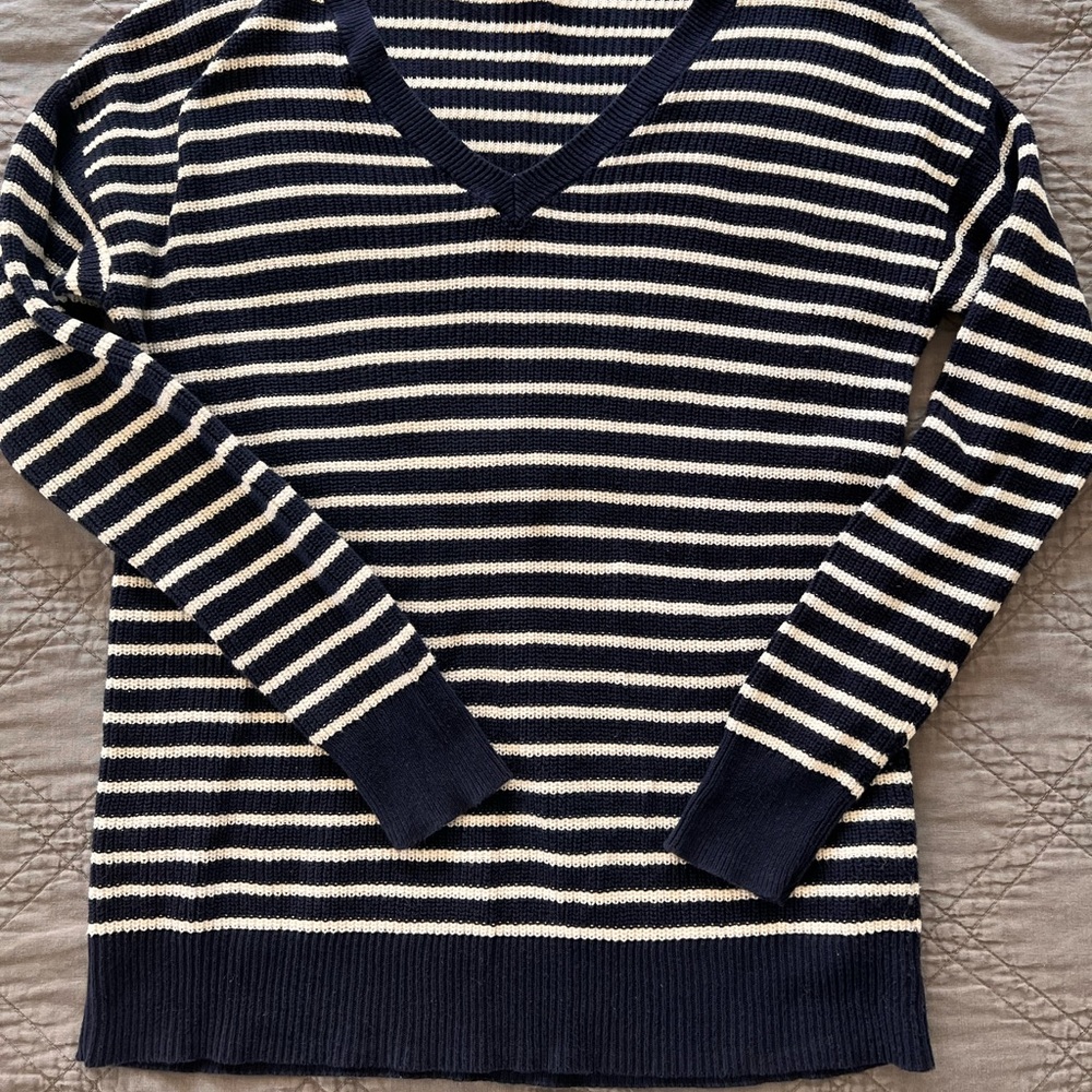 Oversized navy and white striped Gap 100% cotton sweater